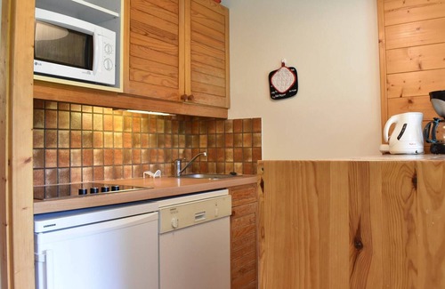 Meribel Centre Apartment | Cozy Apartment Méribel: Studio Flat for 4 with Spa Access