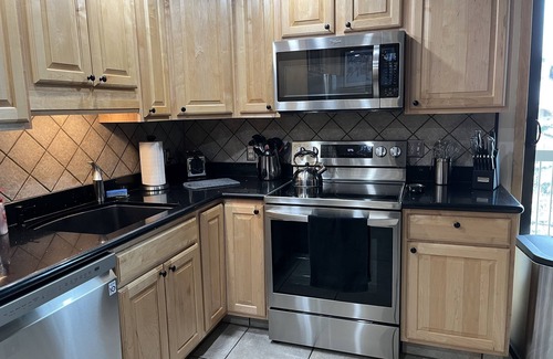Steamboat Springs Condo | Epic Ski-in/Out Retreat with Top Floor Views and Amenities