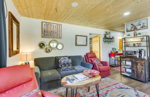 Red River Apartment | Scenic Red River Retreat with Balcony and Mountain Views