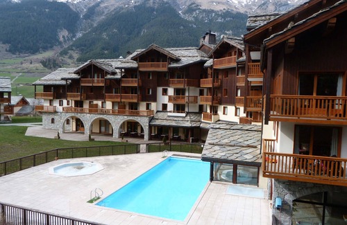 Val Cenis Apartment | Comfortable Apartment in Lanslebourg-Mont-Cenis for 6 Guests