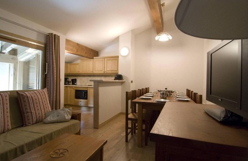 Pralognan-la-Vanoise Apartment | Discover Comfort at Resort Center with Balcony in Pralognan