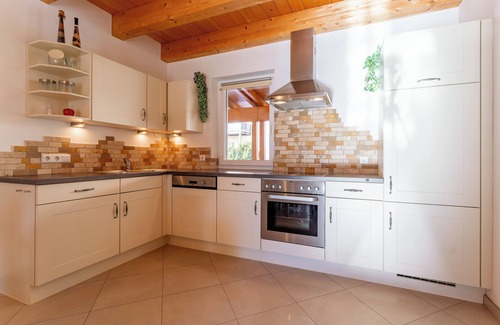 Kotschach-Mauthen House | Ski-in ski-out chalet with garden near skislopes