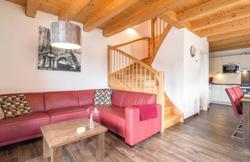 Kotschach-Mauthen Ski Chalet | Ski-in/Ski-out chalet with garden