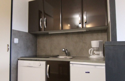 Bergers Apartment | Cozy Apartment Huez: 1 Bedroom for Up to 5 Guests