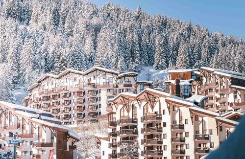 La Perriere Apartment | Cozy Apartment La Tania with Spa and Family-Friendly Amenities