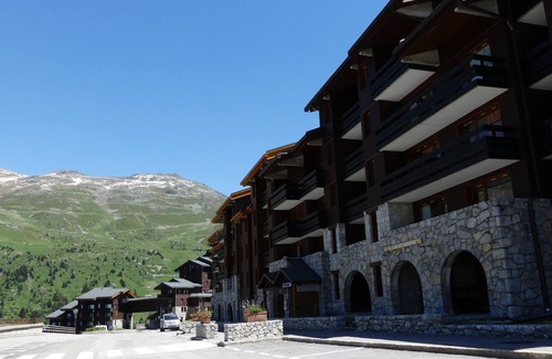 Meribel-Mottaret Apartment | Comfortable 1-Bedroom Apartment Méribel for Up to 4 Guests