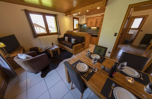 Morzine Apartment | Ski-in, Ski-out Gentianes Apartment near Pleney Lifts
