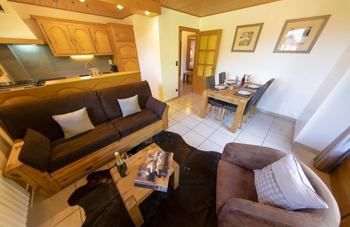 Morzine Apartment | Ski-in, Ski-out Gentianes Apartment near Pleney Lifts