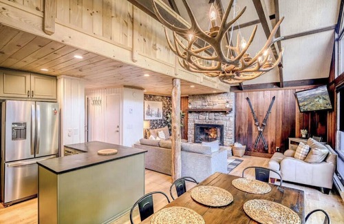 Beech Mountain Condo | Ski-In/Ski-Out Beech Mountain Family-Friendly Condo