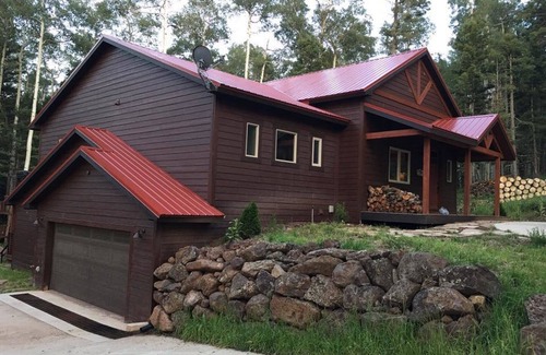 Angel Fire House | Exclusive Ski-in, Ski-out Cabin at a Beautiful Mountain Retreat