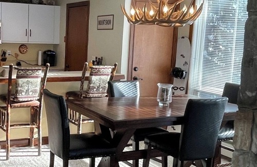 West Dover Condo | Ski-In Ski-Out Condo at Seasons on Mount Snow - 10/10 Rating