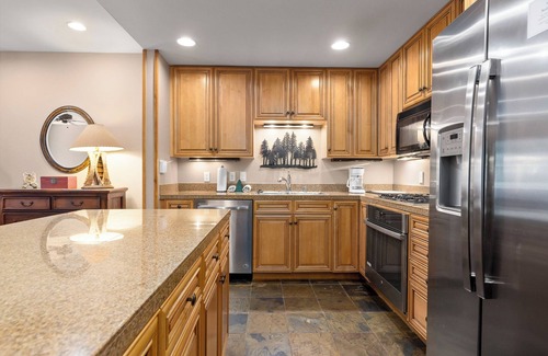 River Run Condo | Ski-In/Ski-Out Condo in Keystone w/2 Private Balconies Overlooking the Pool!