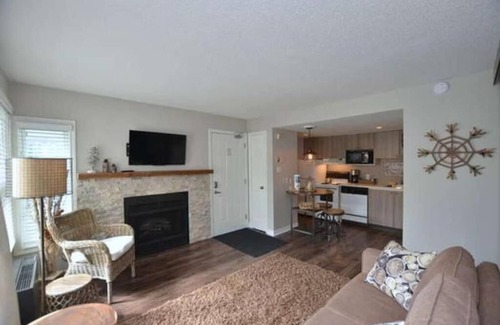 Craigleith Apartment | Ski In Ski Out Cozy Studio