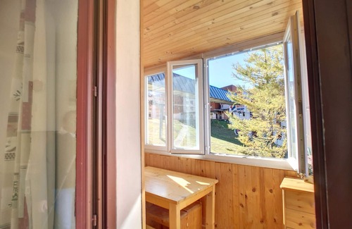 Les Menuires Apartment | Cozy Apartment Les Menuires: Perfect for Families & Pets