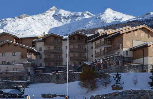 Val Cenis Apartment | Guest Rated Apartment Lanslevillard: Family-Friendly Escape
