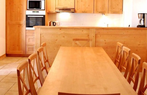 Les Bruyeres Apartment | Perfect Retreat: Fitness, Terrace & Pet-Friendly Amenities