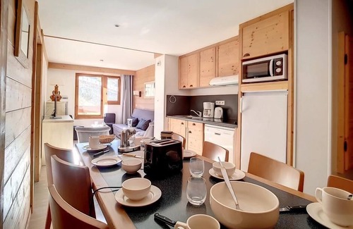 Les Bruyeres Apartment | Cozy Ski Retreat in Les Menuires with Pool and Spa