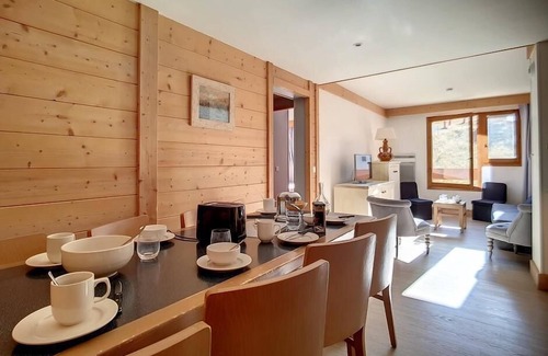 Les Bruyeres Apartment | Cozy Ski Retreat in Les Menuires with Pool and Spa