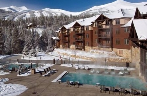 Four O'Clock Condo | Unforgettable Ski-in/Ski-Out Studio at Grand Timber Lodge