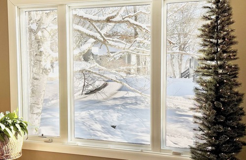 West Hartford Condo | Mountain Retreat with Two Master Suites & Scenic Views