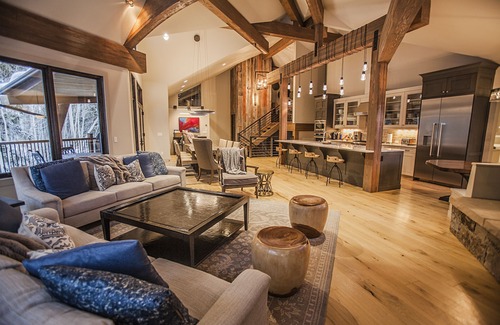 Peak 8 House | Experience Ski-in/Ski-Out Comfort at Meadows Lane Retreat