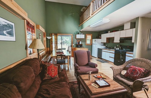 Mazama House | Prime Ski-In, Ski-Out Access Near Mazama Store & Trails