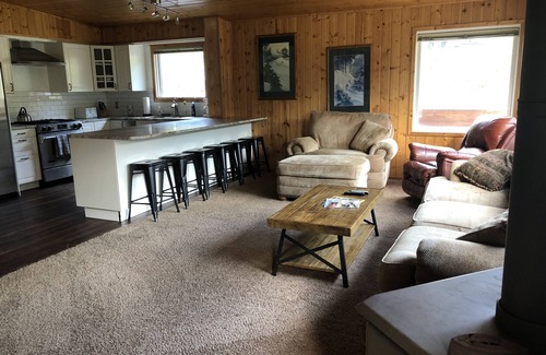 Whitefish Cabin | Family-Friendly Ski-in/Ski-out Cabin with Breakfast Included