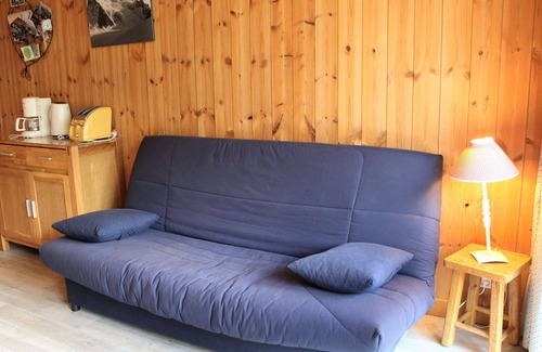 Les Claux Apartment | Cozy Studio Flat in Vars for 4 With Spa and Kitchen