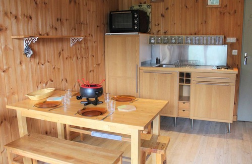Les Claux Apartment | Cozy Studio Flat in Vars for 4 With Spa and Kitchen