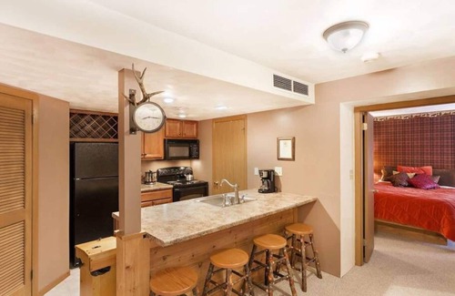 Seven Springs House | Inviting Ski-In/Ski-Out Sunridge Community Condo Experience