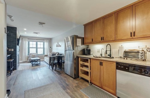 Vernon Condo | Ski-In/Ski-Out, Waterpark & Biking fun-Just Steps Away! Hike, Bike, Wine & More!