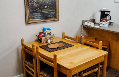 East Kootenay Apartment | Unforgettable Ski-In & Ski-Out Village Apartment Experience