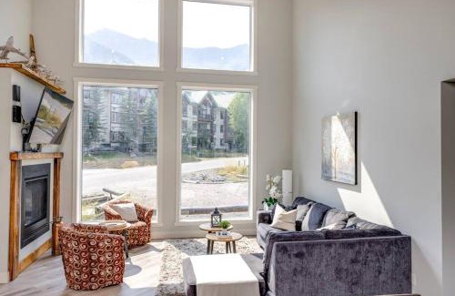 East Kootenay House | Experience The Qanuk Fernie - Ski In, Pet Friendly Retreat