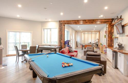 East Kootenay House | Experience The Qanuk Fernie - Ski In, Pet Friendly Retreat