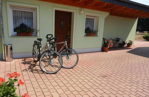 Cossebaude Apartment | Perfect Ski-in/Ski-out Retreat with Pool and Hot Tub