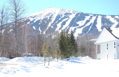 Carrabassett Valley Condo | Perfect Ski-In/Ski-Out Condo with Pool and Spa Amenities