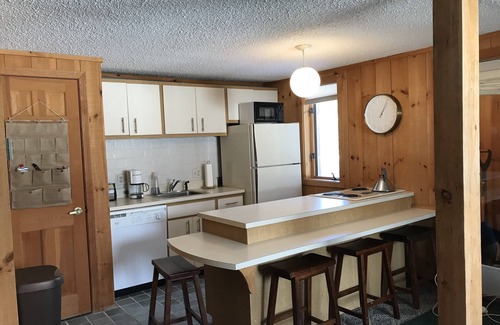 Carrabassett Valley Condo | Convenient Ski In/Ski Out Condo with Pool and Hot Tub