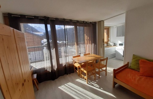 Courchevel Apartment | Cozy Studio Courchevel 1650: Pet Friendly with Kitchen