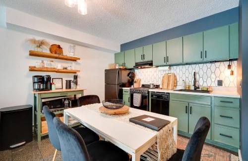 Londonderry Apartment | Ultimate Ski-In/Ski-Out Magic Mountain Condo with Deck