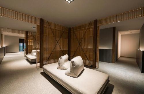 Kitaazumi-gun Hotel | Family-Friendly SKI INN HAKUBA with Pool and Dining