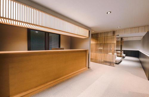 Kitaazumi-gun Hotel | Family-Friendly SKI INN HAKUBA with Pool and Dining