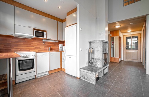 Rukatunturi Apartment | Pet-Friendly Retreat at Ski-Inn MastonAitio with Ocean Views