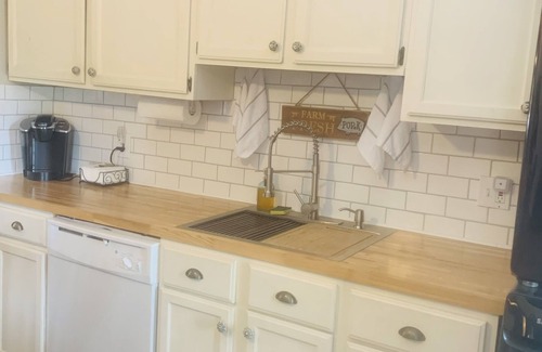 Henniker Apartment | Experience "The Only One on Earth" with Ocean Views & More