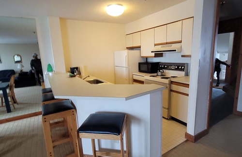 Stratton Mountain Condo | Convenient Ski On Ski Off Condo with Family-Friendly Amenities