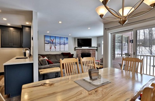 Ludlow House | Inviting Kettlebrook Condo: Ski-In, Modern Kitchen Amenities
