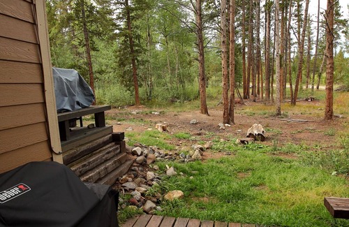 Breckenridge House | Adventure Awaits: Ski, Hike & Unwind in Your Paradise!