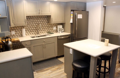 Warrior's Mark Condo | Mountain Chic Retreat: Steps from Main Street & Free Shuttle