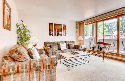 Mountain House Apartment | Comfortable Ski Run Condominiums #108 with Pool & Hot Tub