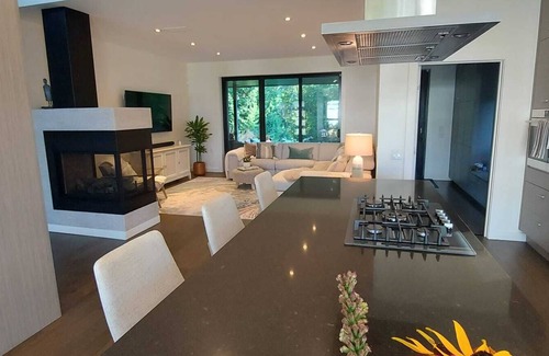 Meaford House | Cozy Executive Home Rental with Pool & Ocean Views in Meaford