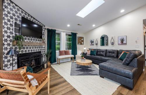 McGaheysville House | Experience Unmatched Slope Views with Hot Tub & Pool